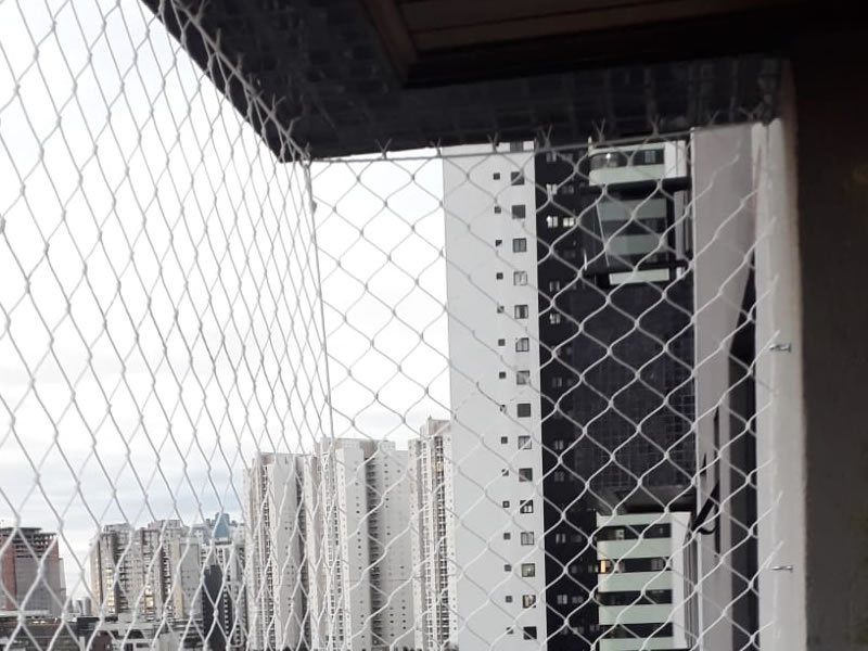 Instalação de rede de segurança em Cambucá, São José dos Campos